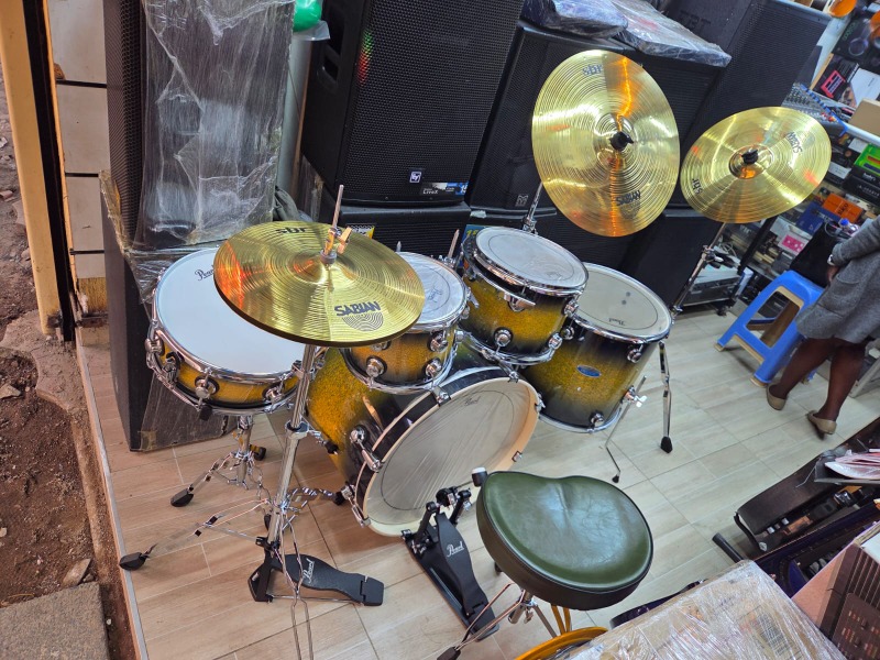 Pearl decade maple 5 piece drumset